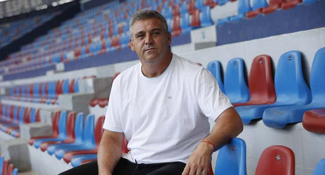 «Vinicius tiene un don y la única forma de pararle sería pidiendo ayuda: igual entre tres… Intimidarle tampoco funciona»