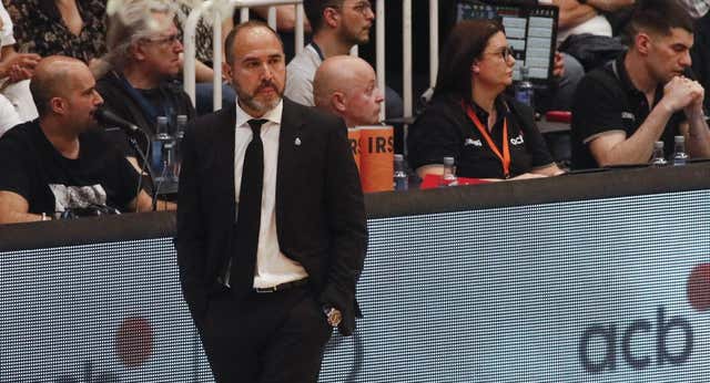 Chus Mateo: «A veces es difícil mantener la concentración en dos competiciones»