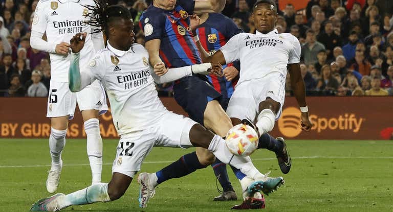 Camavinga, en el Camp Nou.