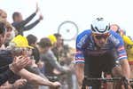 Van der Poel reina en el infierno de la Paris-Roubaix