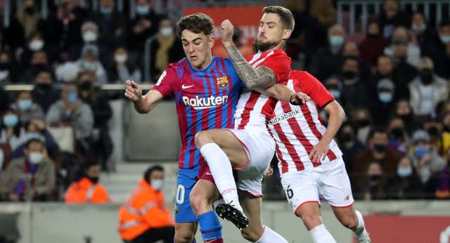 Iñigo Martínez es la solución para acabar con la maldición del central zurdo