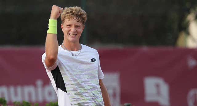 «Ten los pies en la tierra»: así madura ‘Tintín’ Landaluce, la nueva joya del tenis español