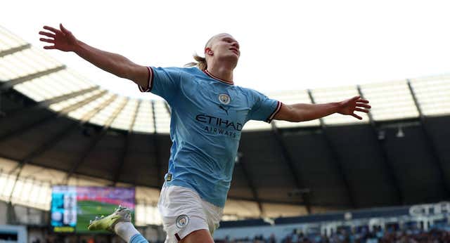 45 minutos de Haaland le sobran al Manchester City para meterle presión al Arsenal