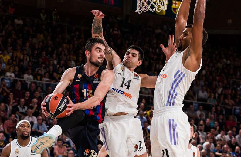 Victoria del Barça en el Clásico y liderato