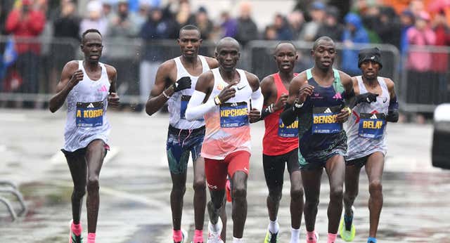 Eliud Kipchoge pincha en el Maratón de Boston y Chebet se lleva la victoria