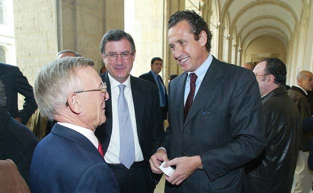Ramón Martínez, junto a Jorge Valdano.