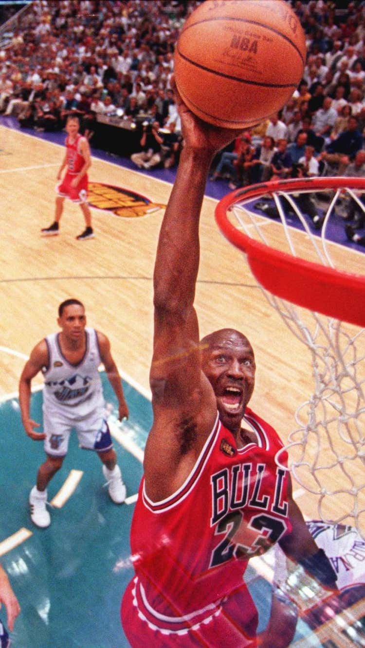Estos fueron los mejores mates de Michael Jordan