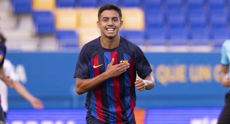 Ilias Akhomach, en un partido con el Barcelona B.