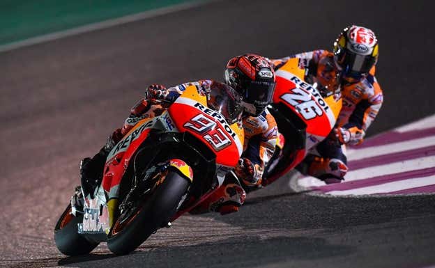 Marc Márquez y Dani Pedrosa, en el Gran Premio de Qatar 2017.  MotoGP