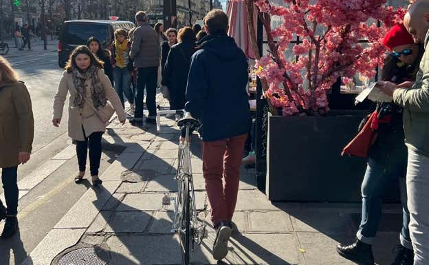La bicicleta de Induráin en el Tour 1994, por las calles de París. DOMINGO GALARRETA