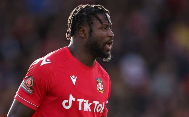 Jacob Mendy, futbolista del Wrexham. Getty Images