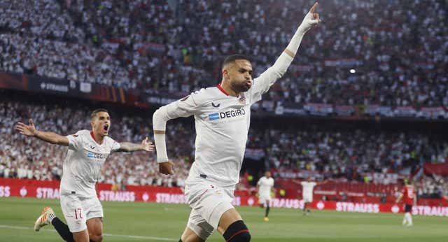 Nervión grita que quiere Europa League y el Sevilla vapulea al ogro United