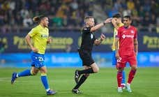Encuesta anónima de LaLiga a los clubes sobre árbitros: ¡el 100% no entiende el criterio de las manos!