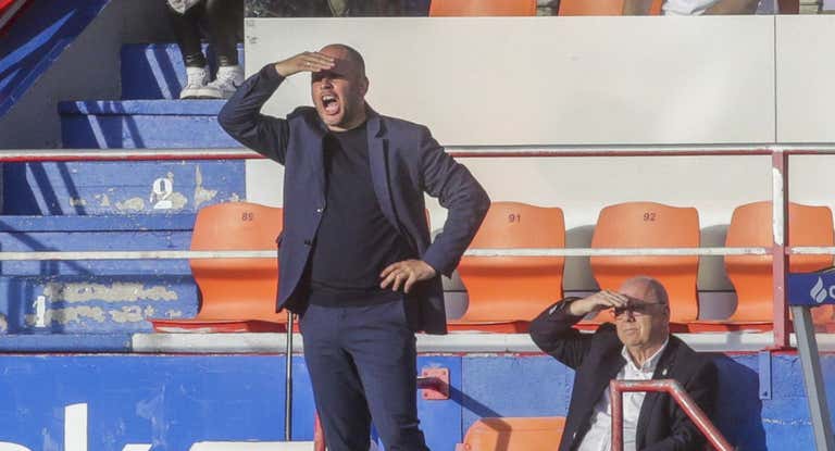 José Alberto, en un partido del Racing.