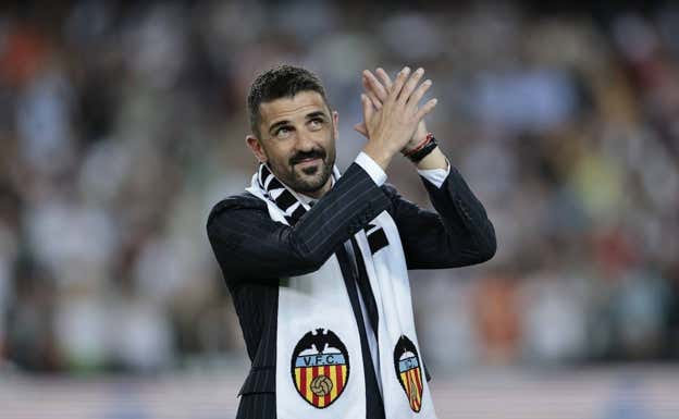 Villa saluda a Mestalla en su homenaje.