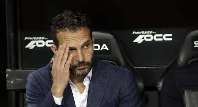 El Valencia respalda a Baraja antes de la ‘final’ en Elche y él le quita hierro: «No será el fin del mundo si perdemos»