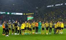 El Dortmund golea y asalta el liderato de la Bundesliga