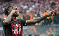 Un San Siro lleno festeja la vuelta a semifinales de Champions y los goles de Rafael Leao