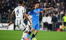 El Nápoles gana y roza el título de la Serie A