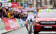 El ciclismo se queda con la duda: ¿hubiera ganado Evenepoel con Pogacar en carrera?