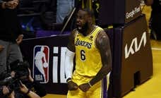 LeBron James, el 'abuelo' que sigue reinando en la NBA con puño de hierro