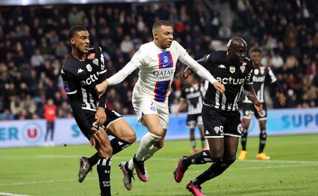 Duelo entre el PSG y Angers, dos de los equipos con más desequilibrio de la Ligue 1.  EFE
