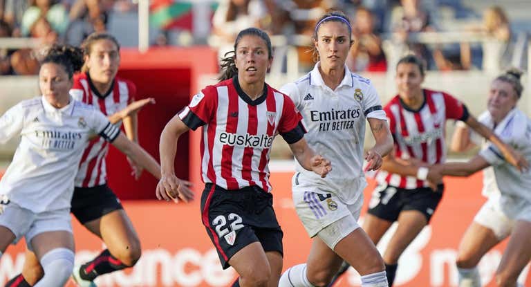 Nahikari y Peke durante el partido.