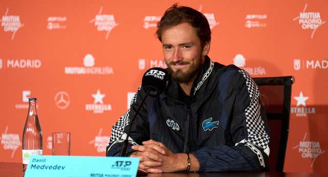 Daniil Medvedev lleva un 33… pero no es por Fernando Alonso