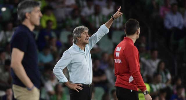 El Betis pierde gas en el tramo decisivo en la pelea por la Liga de Campeones