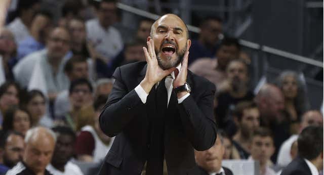 La frustración de Chus Mateo se contagia y lo deja en la cuerda floja