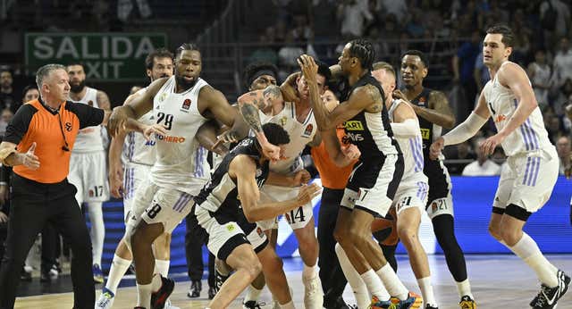 Tres minutos de tensión en el WiZink Center: «¡Lo ha matado!»