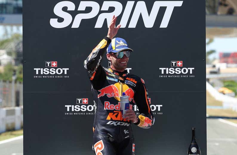 Binder demuestra su don para las carreras en un brillante sábado para las KTM