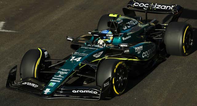 Fernando Alonso se agarra a sus salidas en Bakú para llegar al podio