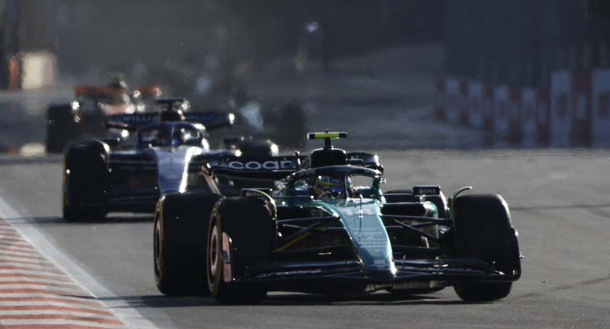Fernando Alonso, durante la Sprint del GP de Azerbaiyán 2023 de F1.