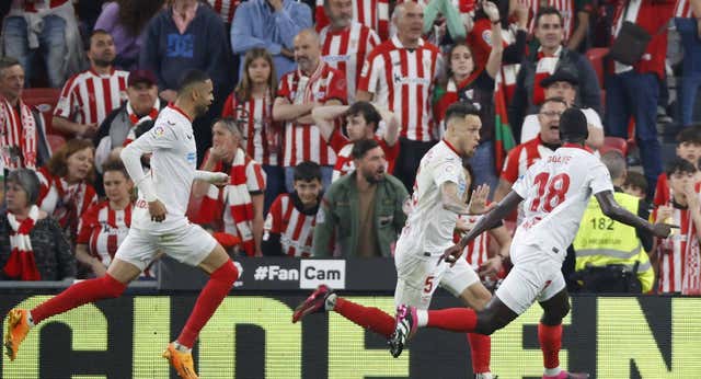 El resurgir de Lucas Ocampos le cambia la cara al Sevilla