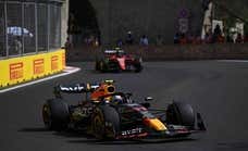 Checo Pérez brilla en Bakú en el enésimo carrerón de Fernando Alonso