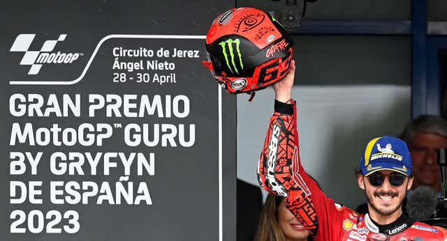 El campeón Bagnaia enseña el 1 en Jerez
