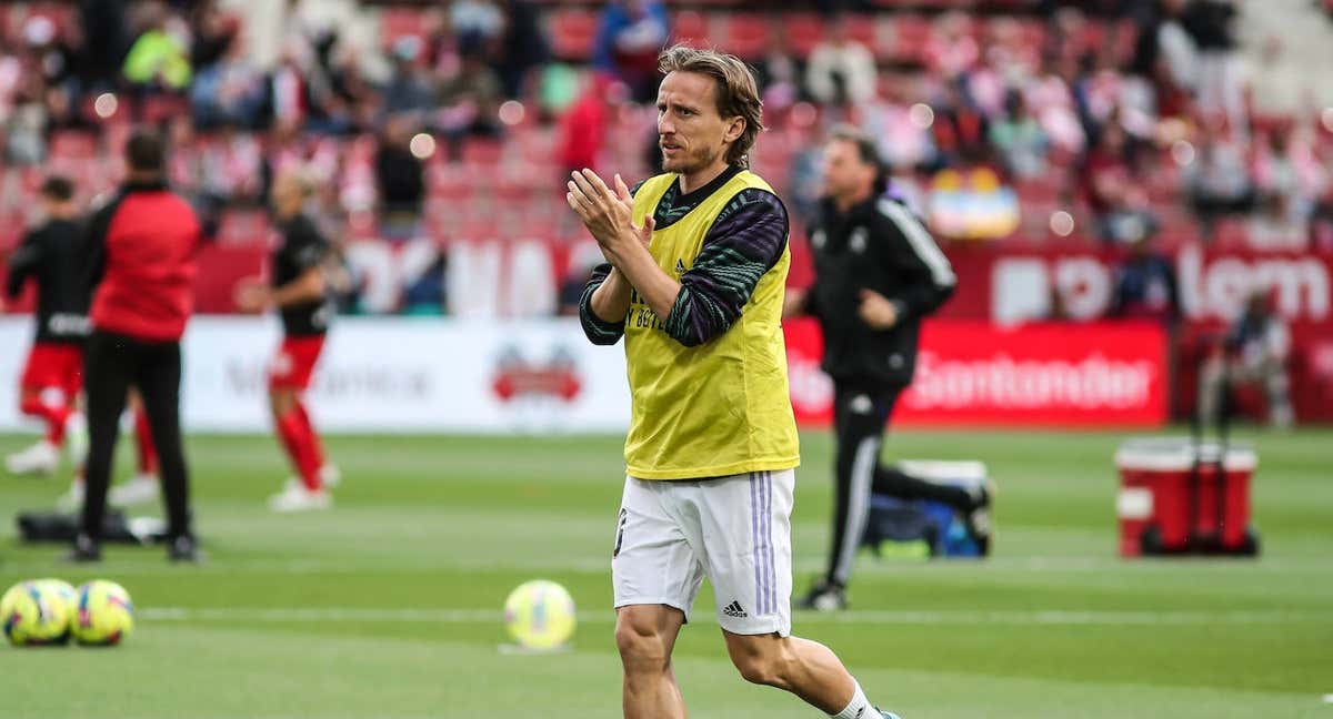 Luka Modric, en el calentamiento del último partido que jugó con el Real MAdrid ante el Girona en Montilivi. /EUROPA PRESS