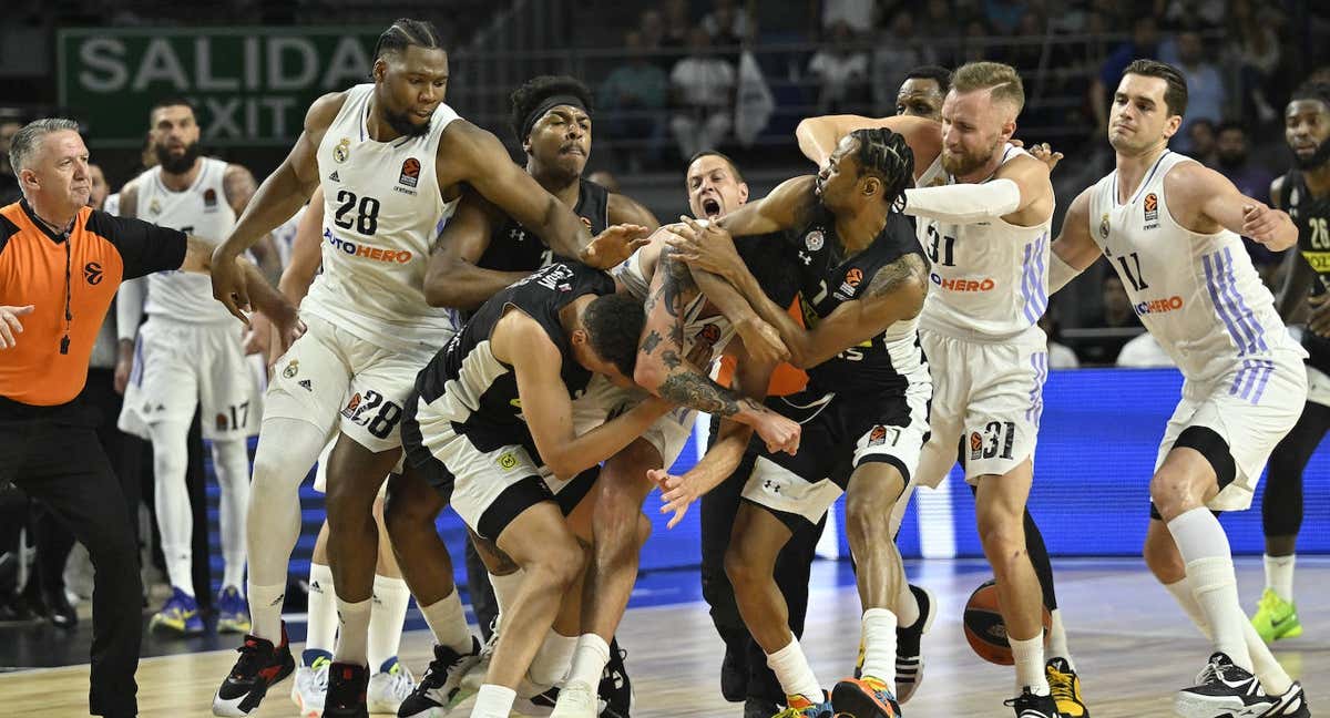 Un momento de la pelea del WiZink entre Real Madrid y Partizan. /EFE