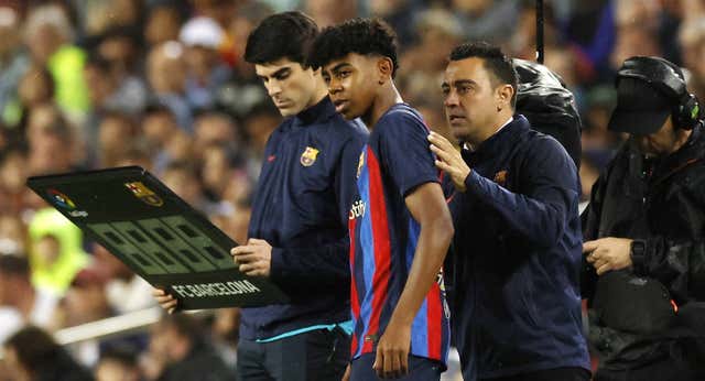 Xavi ya ha hecho debutar a un once ‘Made in La Masia’