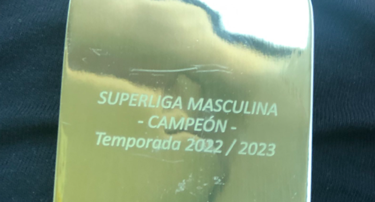 Medalla entregada por la organización.