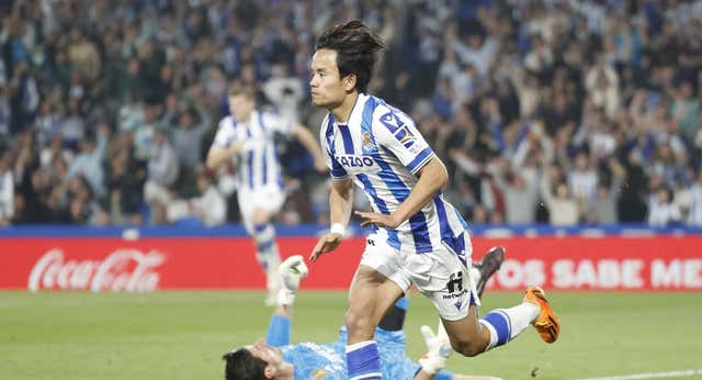 Kubo se quiere quedar en la Real: «Yo el año que viene, 100% txuri-urdin»