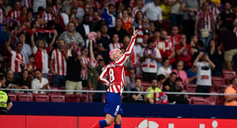 Antoine Griezmann celebrando uno de sus goles ante el Cádiz.