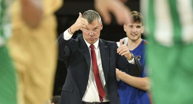 Sarunas Jasikevicius saca pecho con un tres de tres al que sólo le falta la corona