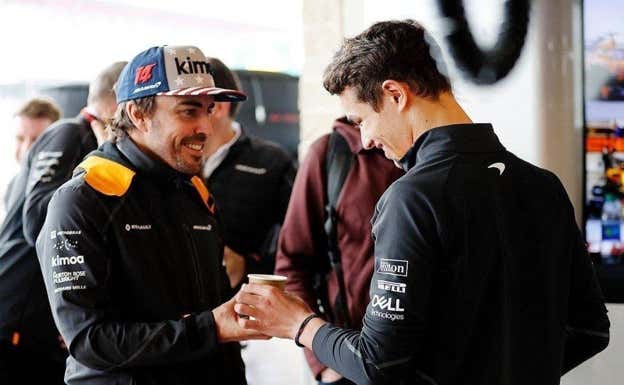 Fernando Alonso y Lando Norris, en una pretemporada en McLaren.  McLaren
