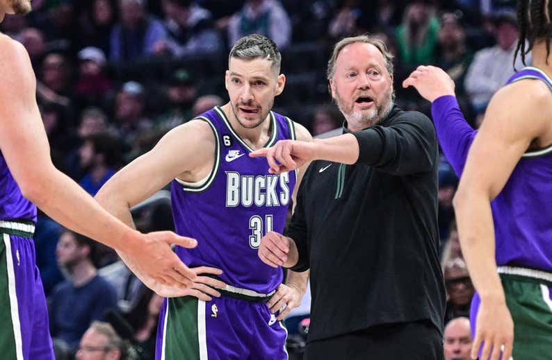 Los Bucks destituyen a Budenholzer tras el fracaso en playoff
