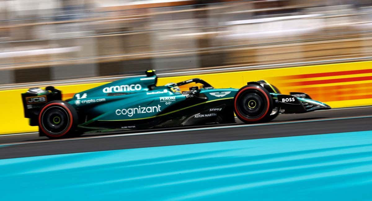 El Aston Martin de Fernando Alonso durante los entrenamientos libres en Miami./AFP