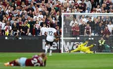 Odegaard tira de un Arsenal que apura la Premier hasta el final