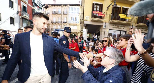 Pamplona homenajea a sus ídolos con “orgullo de ser de Osasuna”