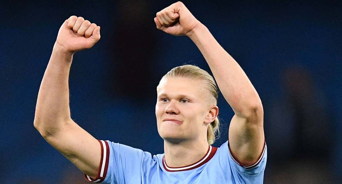 Erling Haaland celebra uno de sus goles.